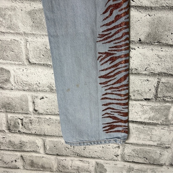 Vintage Guess Y2K Light Wash Metallic Gold Tiger Stripes Straight Leg Jeans - Picture 9 of 11